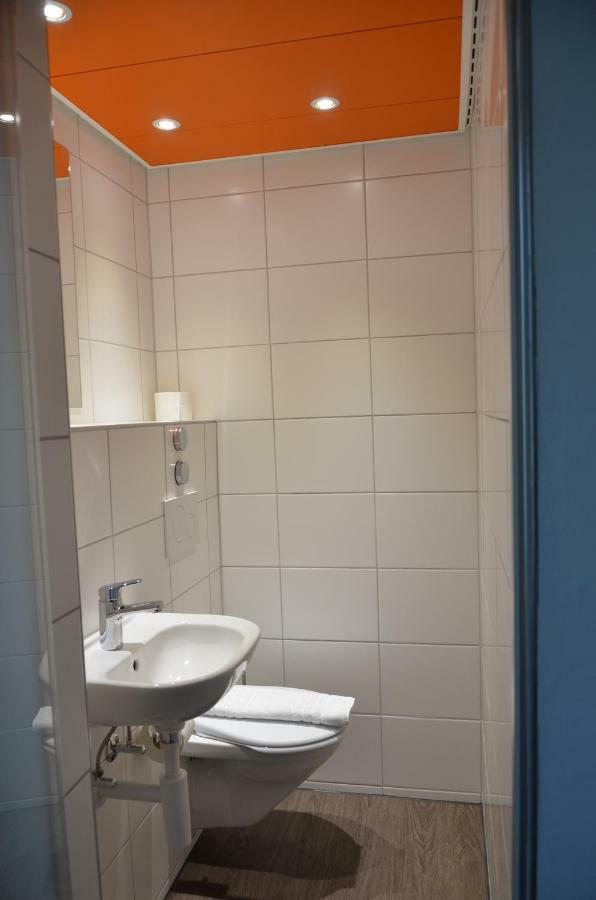 Easyhotel Zurich West Bagian luar foto