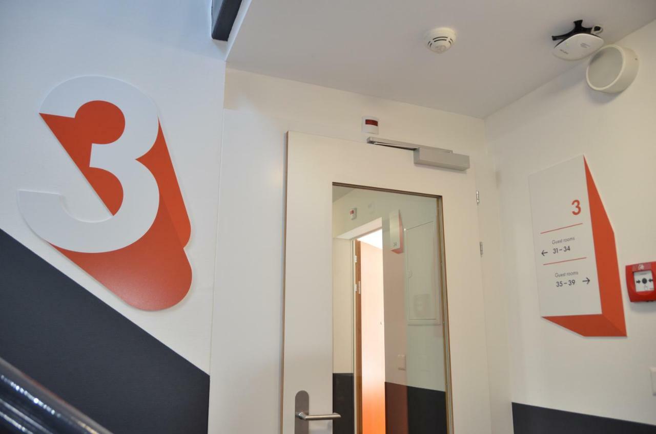 Easyhotel Zurich West Bagian luar foto