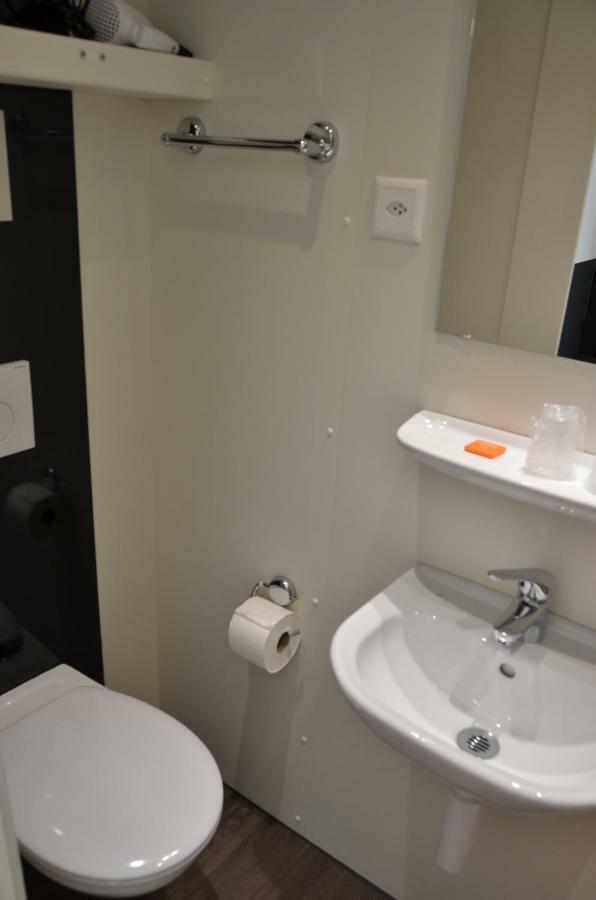 Easyhotel Zurich West Bagian luar foto